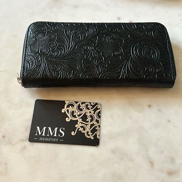 New MMS faux leather zip embossed wallet - Picture 1 of 4